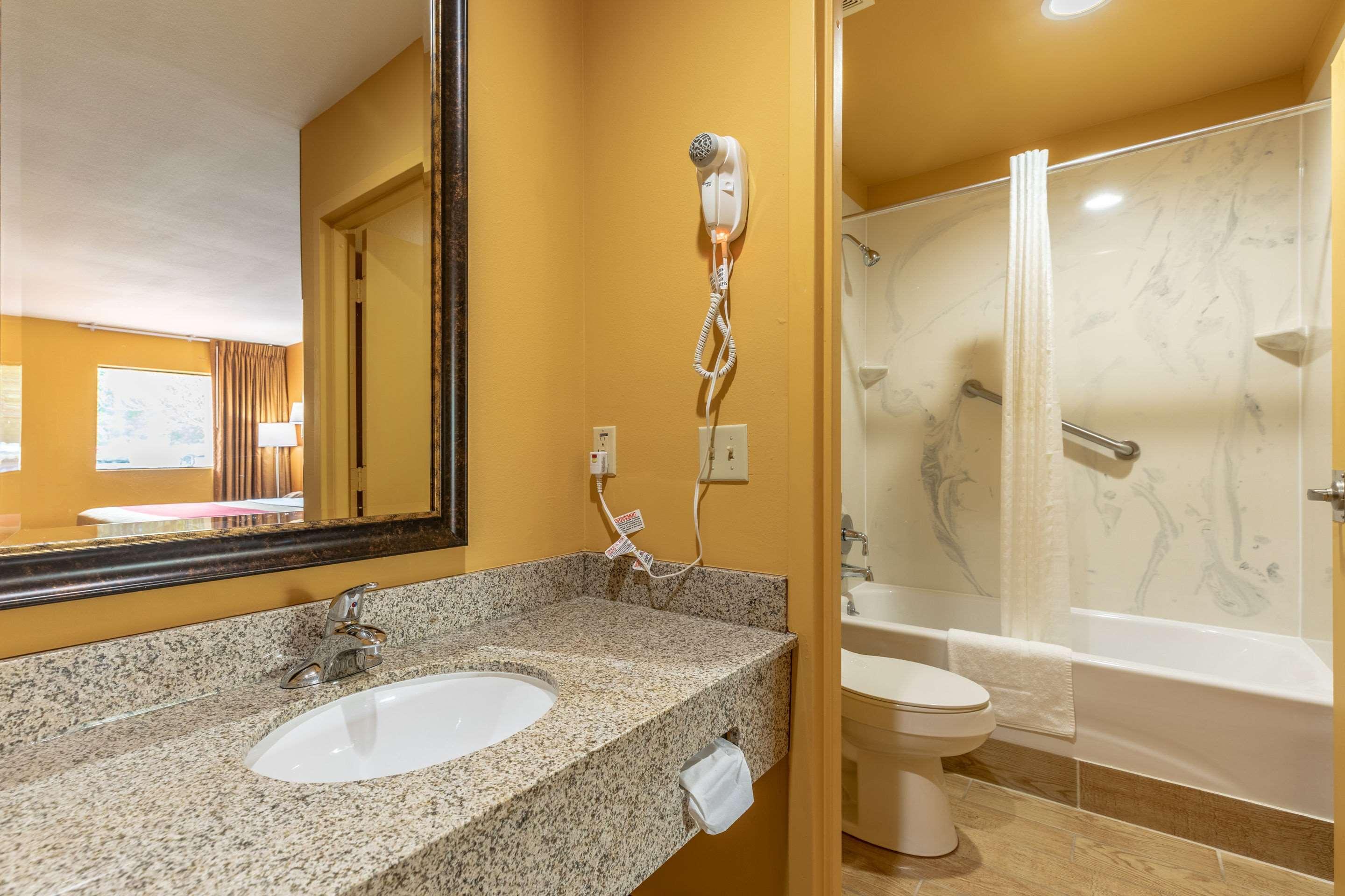 Econo Lodge Кингсленд Экстерьер фото