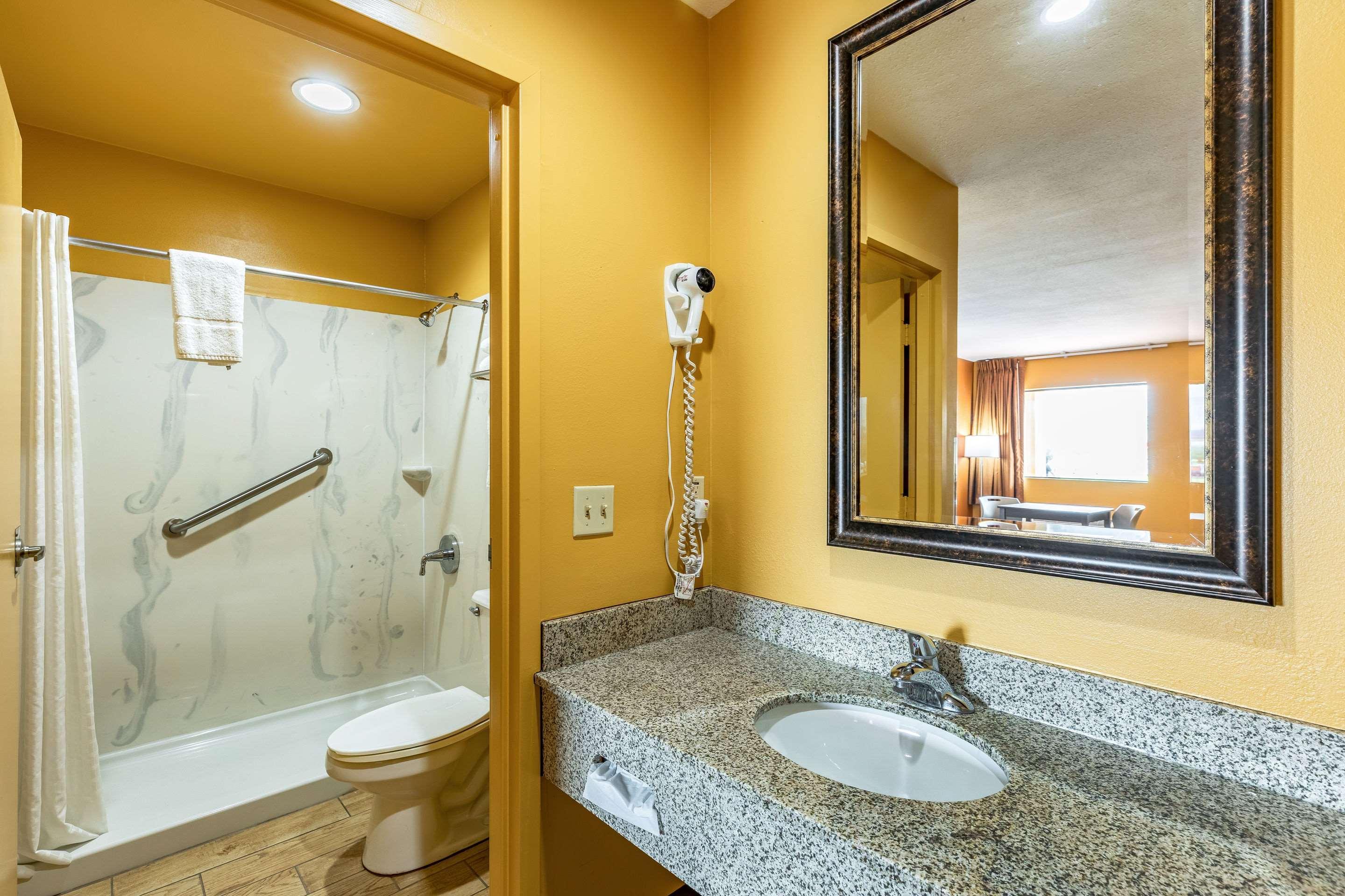 Econo Lodge Кингсленд Экстерьер фото